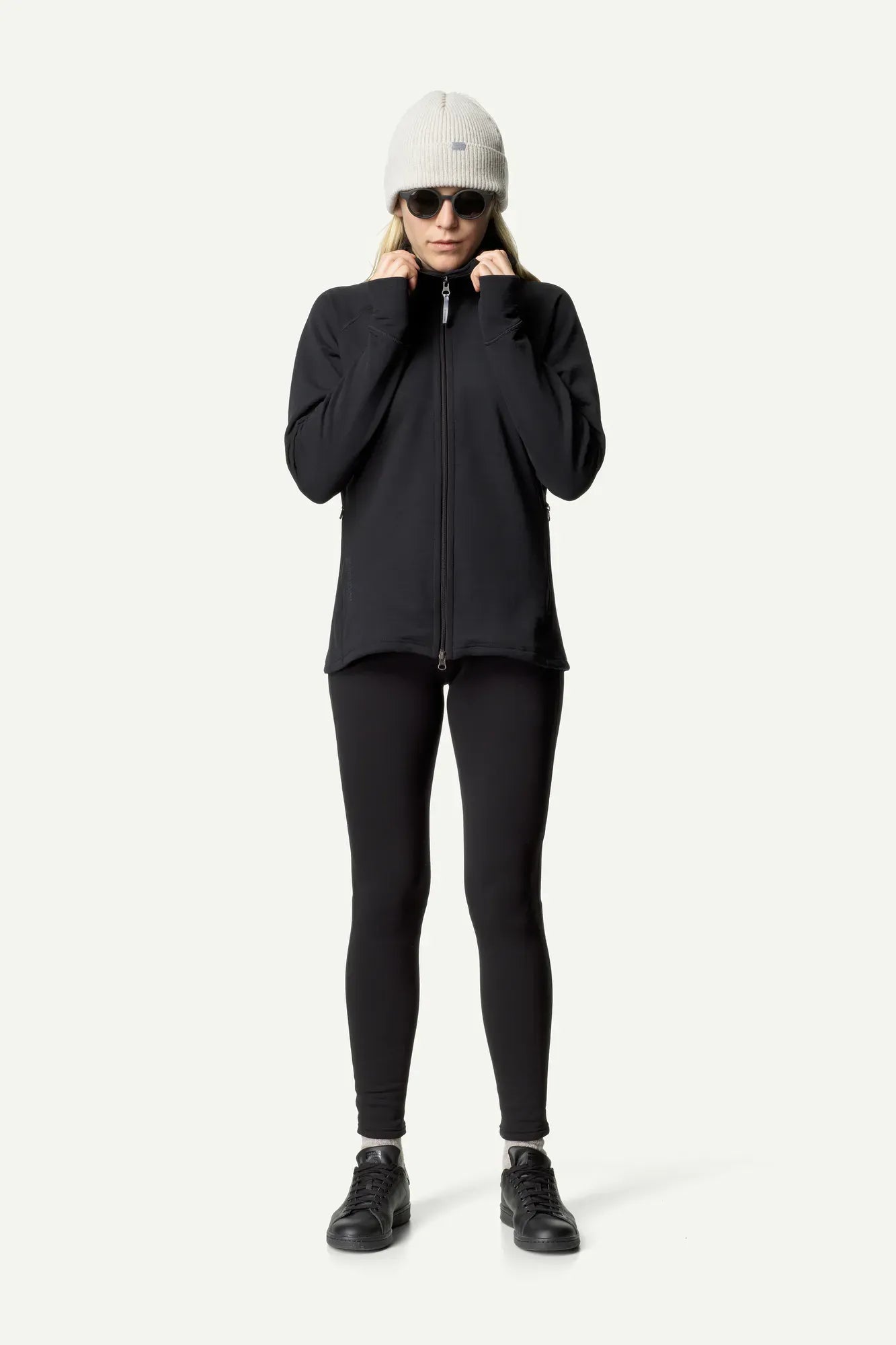 120714_900_302_Women_Mono_Air_Houdi_true_black_c_low