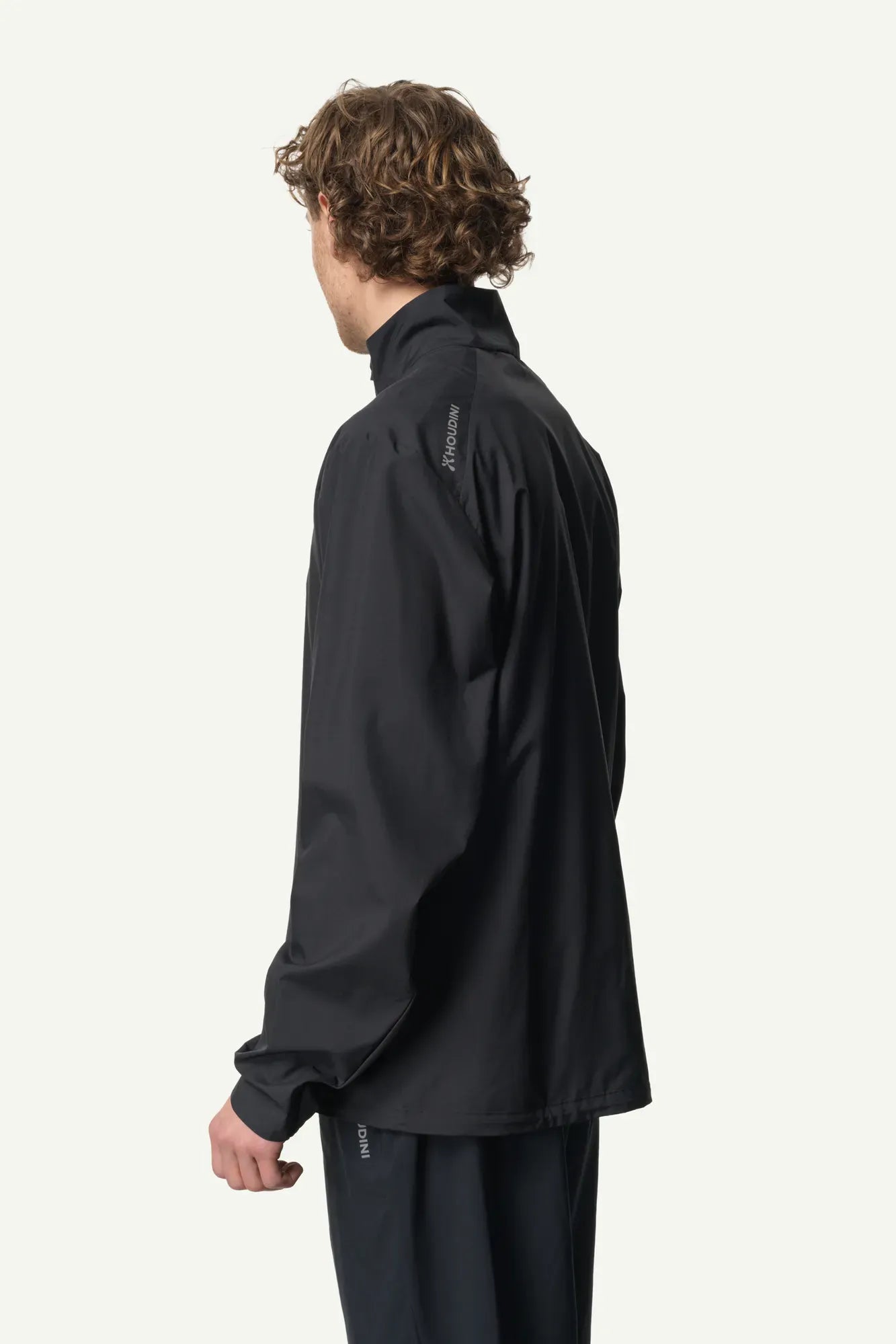 810058_900_300_Men_Pace_Trail_Jacket_true_black_c_low