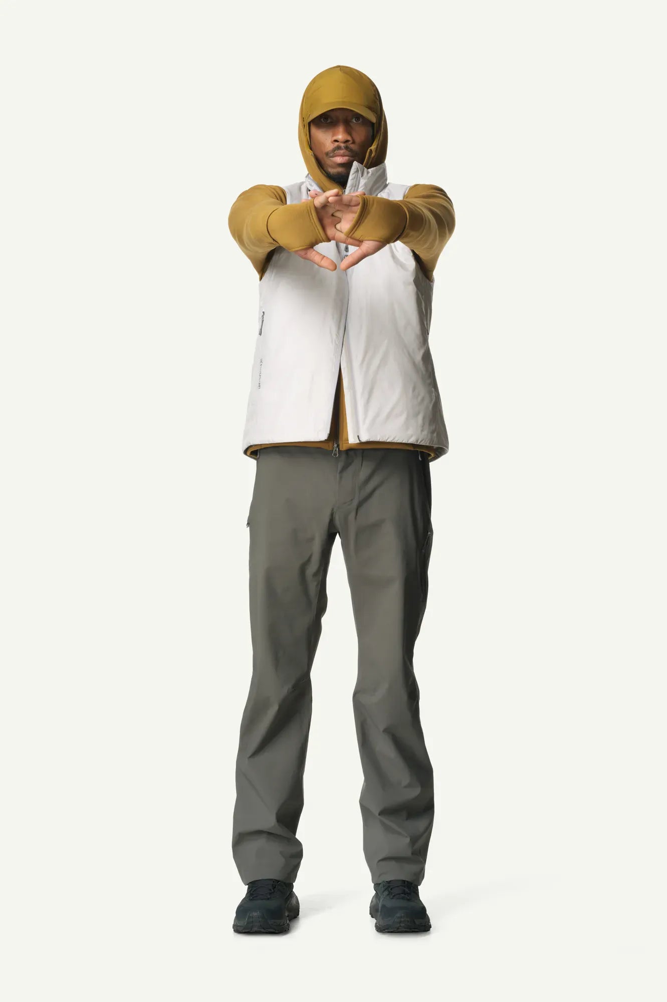 820024_G66_102_Men_Down_Vest_a_touch_of_gray_B539_c_low