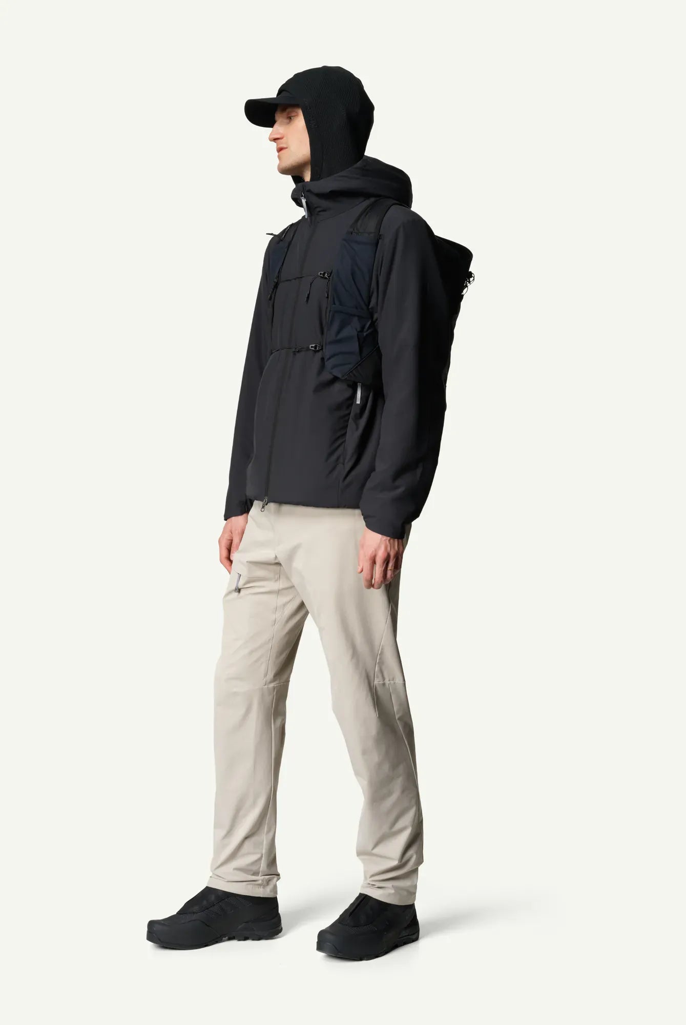 820042_900_100_Men_Tech_Insulation_Houdi_true_black_c_low