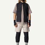 840007_900_101_Men_Pace_Hybrid_Vest_true_black_c_low