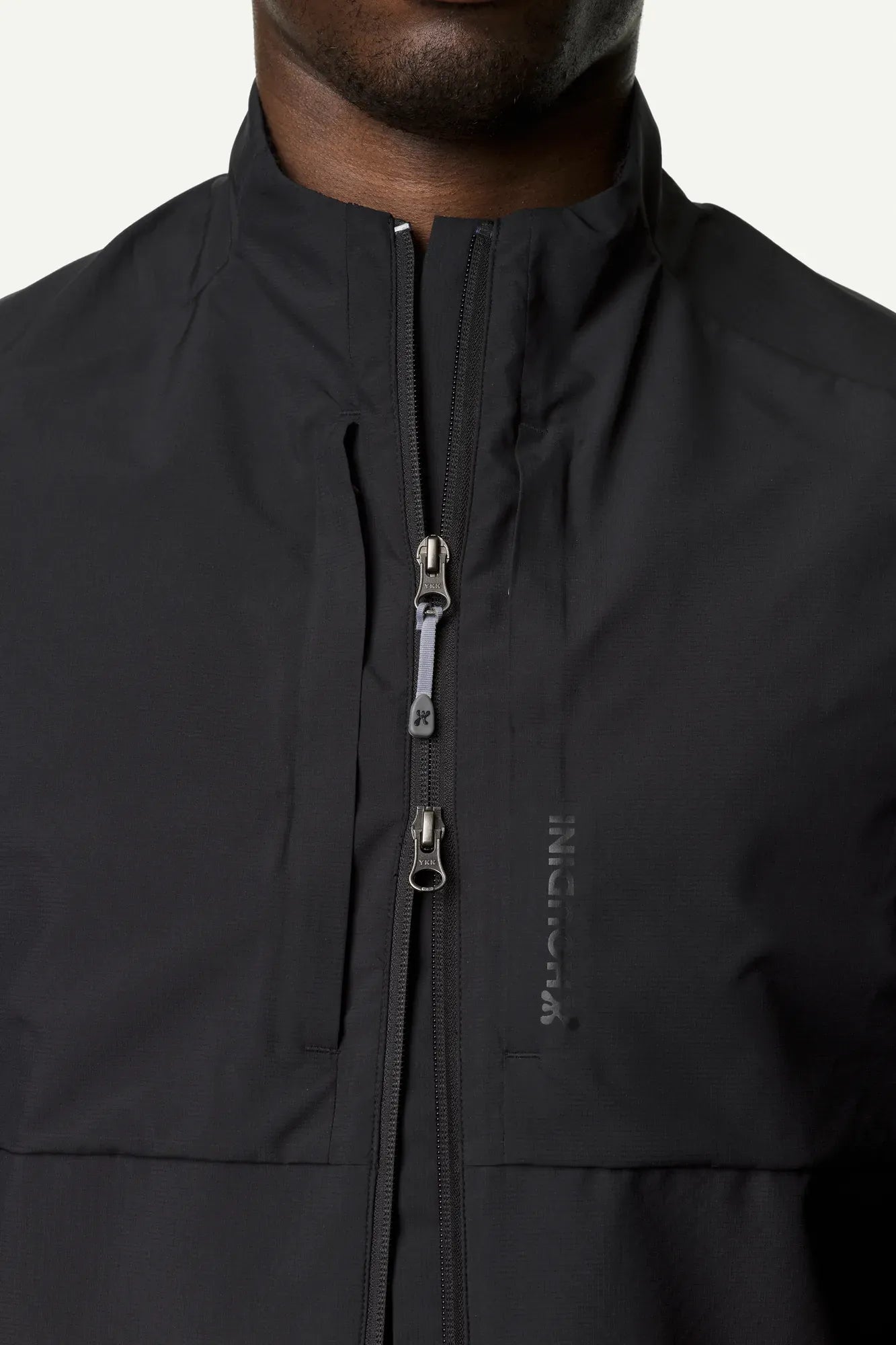 840007_900_602_Men_Pace_Hybrid_Vest_true_black_c_low