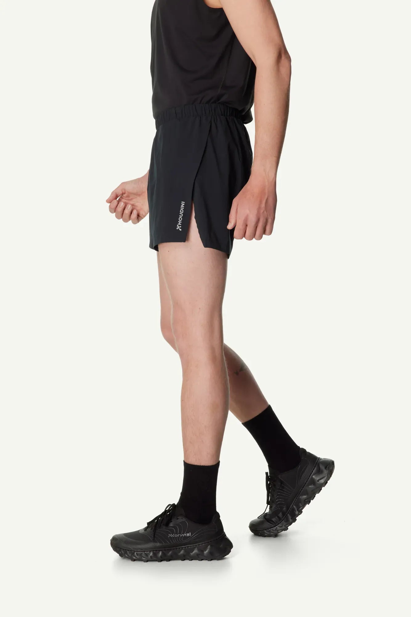 840061_900_201_Men_Pace_Split_Shorts_true_black_A390_c_low