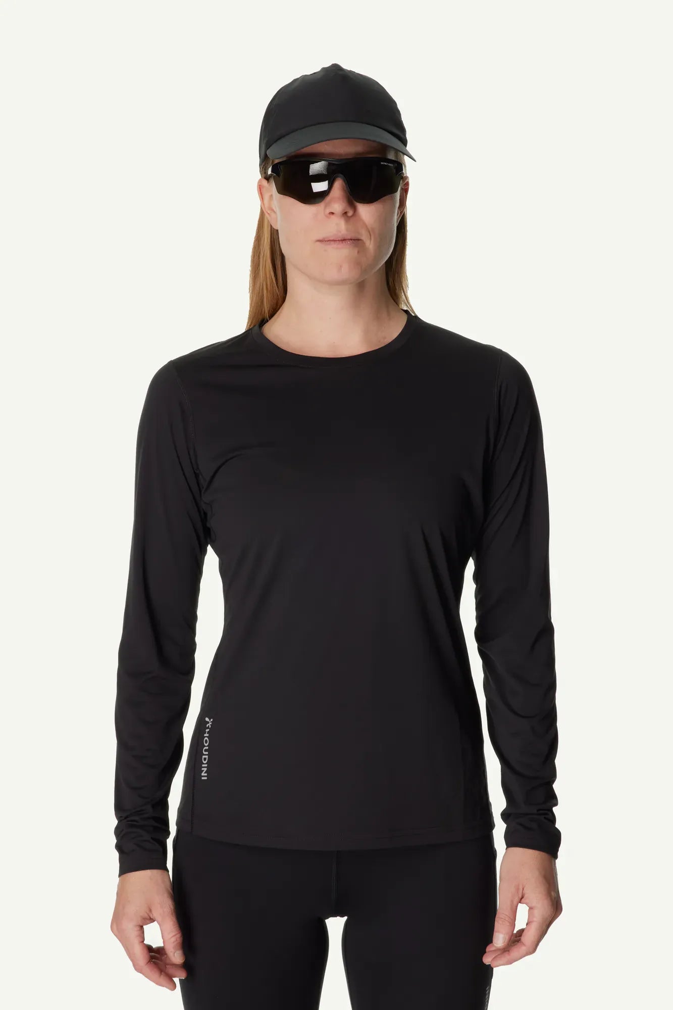 840064_900_203_Women_Pace_Air_LS_Tee_true_black_A100_c_low