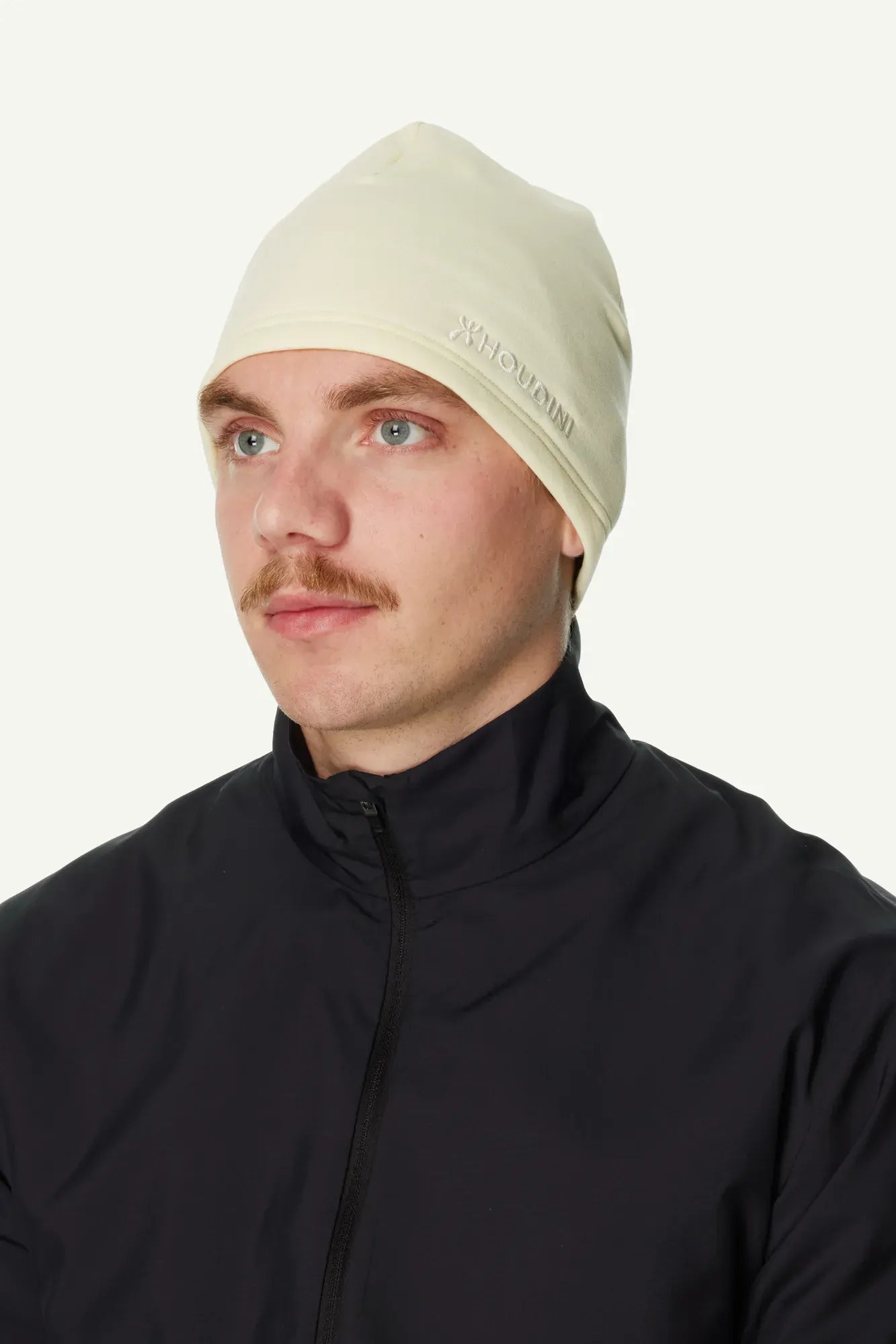 850042_H26_202_Power_Top_Hat_powder_yellow_c_low