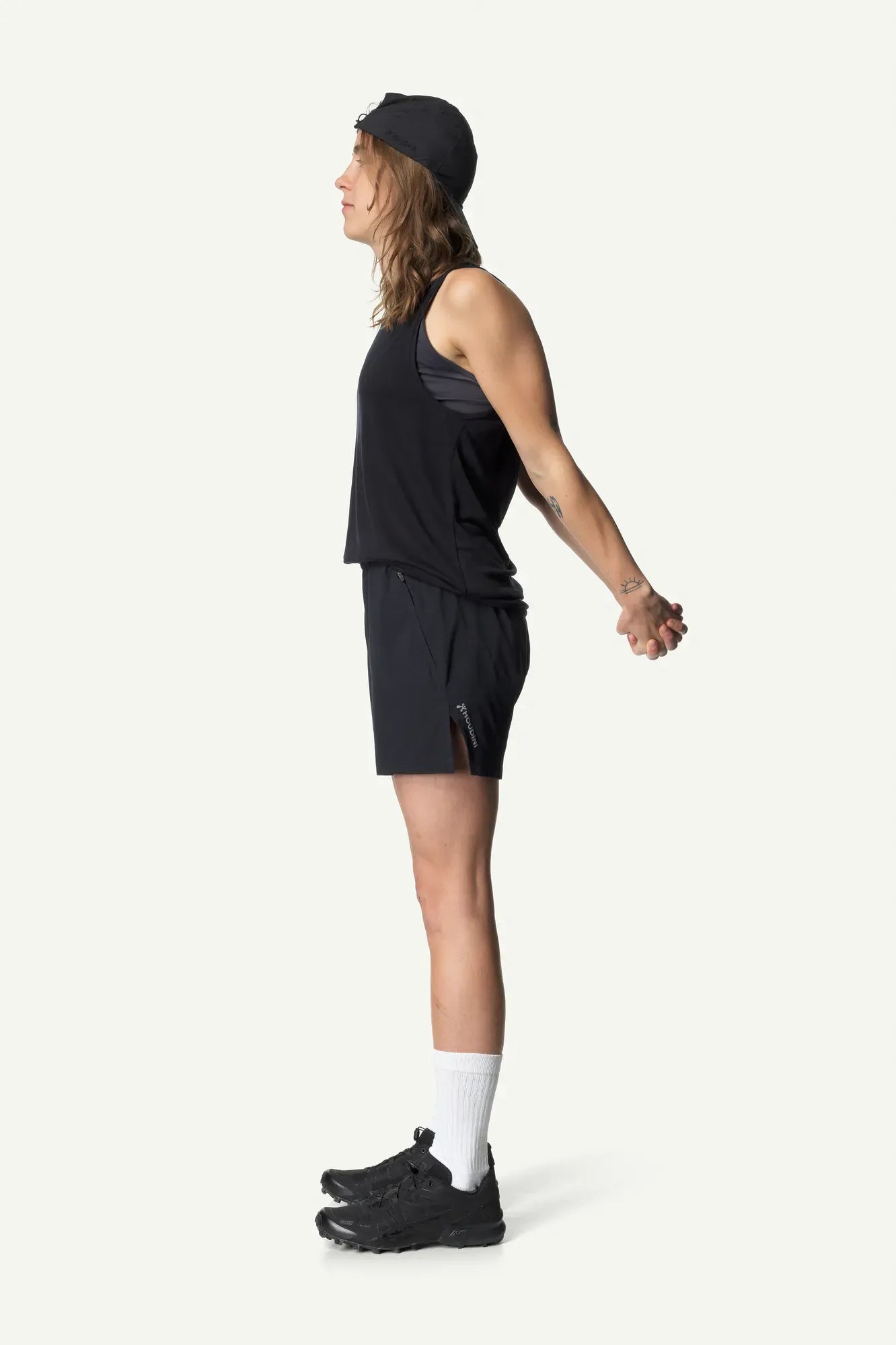 860017_900_101_Women_Pace_Light_Shorts_true_black_c_low
