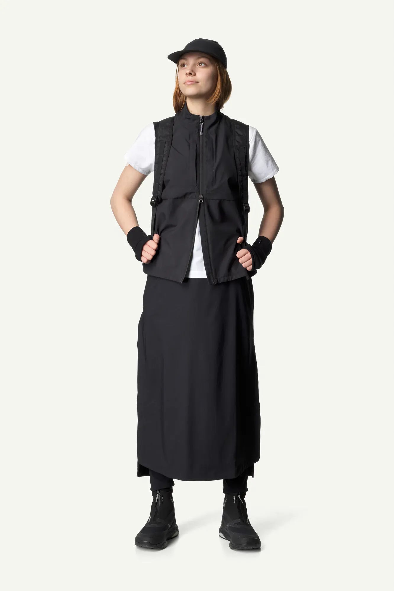 860018_900_100_Women_Walkabout_Skirt_true_black_c_low