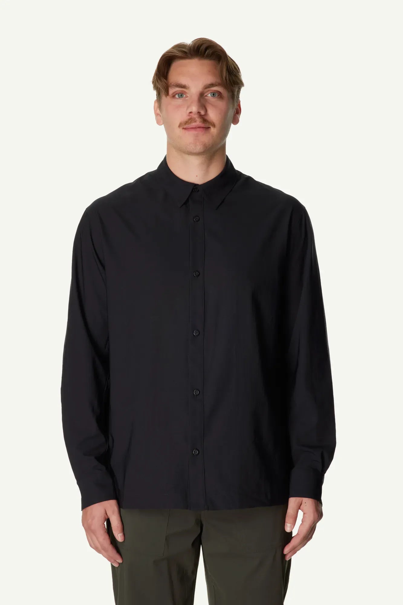 860058_900_202_Men_Symbio_Base_Shirt_true_black_A372_c_low