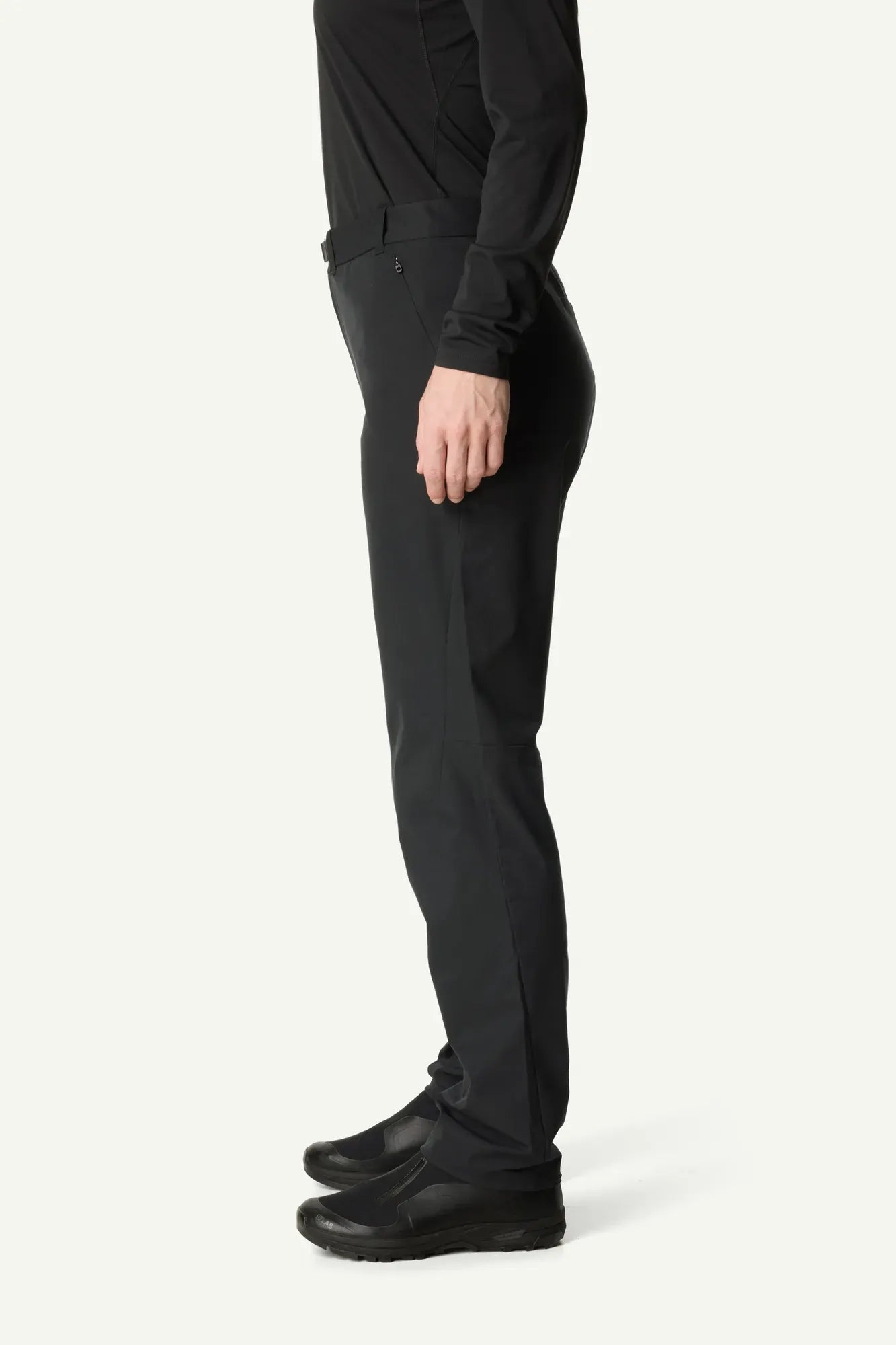 860090_900_201_Women_Core_Tech_Pants_true_black_c_low