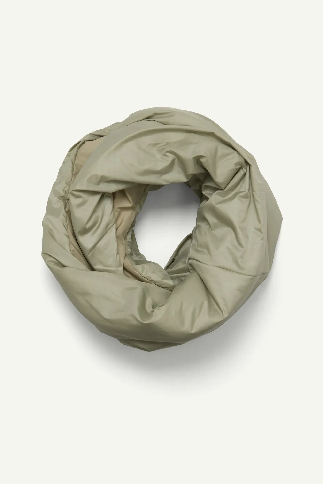 Double-Loop_greenish-gray_850028_H28_FLAT_7339_c_low
